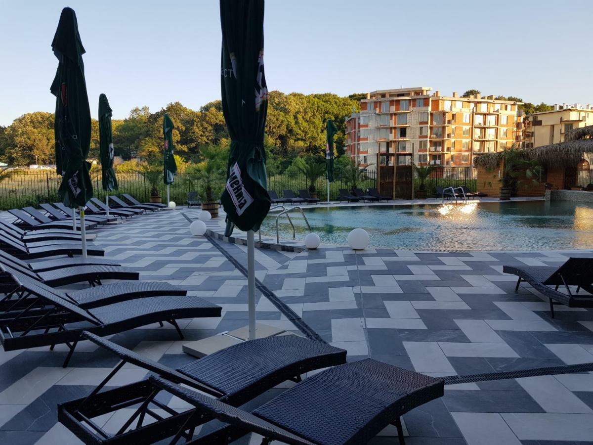 פרימורסקו Allure Beach Resort Aparthotel מראה חיצוני תמונה